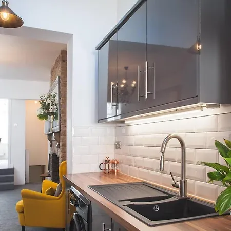 Easton Gem - Two Bedroom With Courtyard * Бристоль