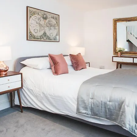 Easton Gem - Two Bedroom With Courtyard Апартаменти Бристоль