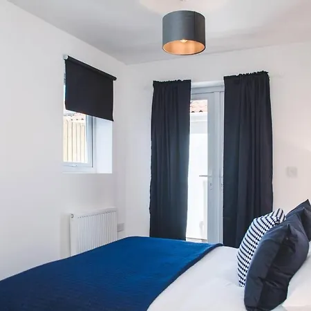 Easton Gem - Two Bedroom With Courtyard * Бристоль